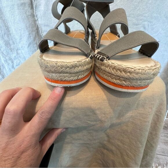 Dolce Vita Lury Espadrille Wedge Sandal Size 7.5M Grey Elastic Open Toe - Picture 8 of 9